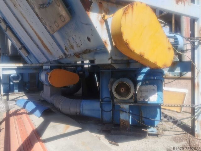 Central aspiration 2 ventilators + silo ELBH 21.000 m3/hr. + silo