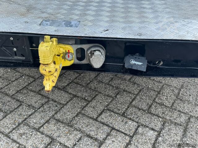 Lifting platform Mercedes-Benz Sprinter 314 CDI 277 draaiuren