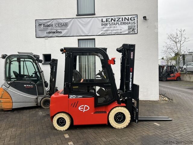 Electric 4-wheel forklift EP EFL201