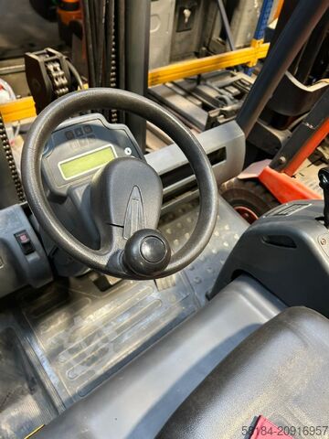 Electric 4-wheel forklift Jungheinrich EFG 425