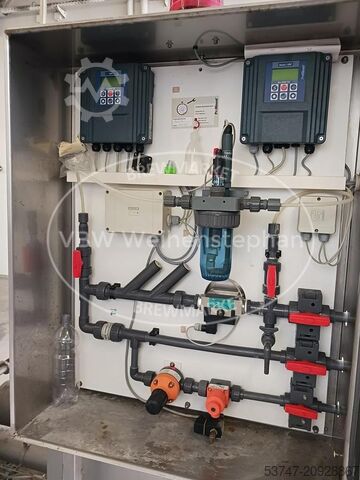 Rinsing, filling and sealing machine KHS 