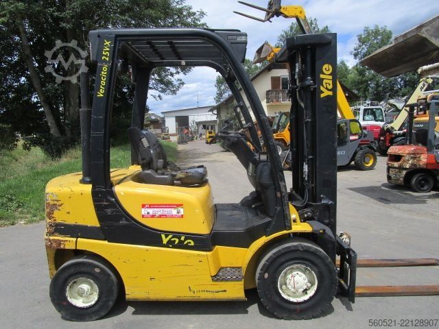 Diesel Forklift Yale Yale E-DGP25VX