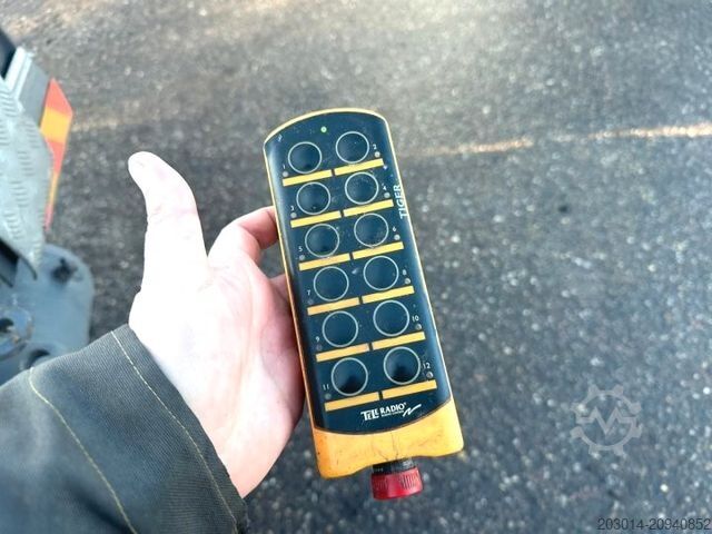 Tipper truck MERCEDES-BENZ Actros 2551 Dreiseiten Getreidekipper 6x2