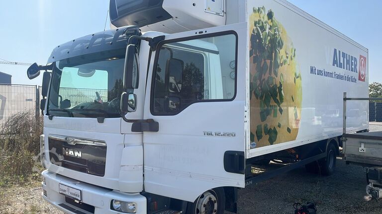 Refrigerated truck MAN MAN TGL 12.220 Kühlkoffer Carrier Supra 1250 LBW