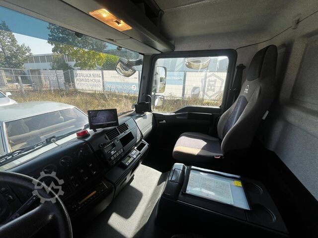 Refrigerated truck MAN MAN TGL 12.220 Kühlkoffer Carrier Supra 1250 LBW