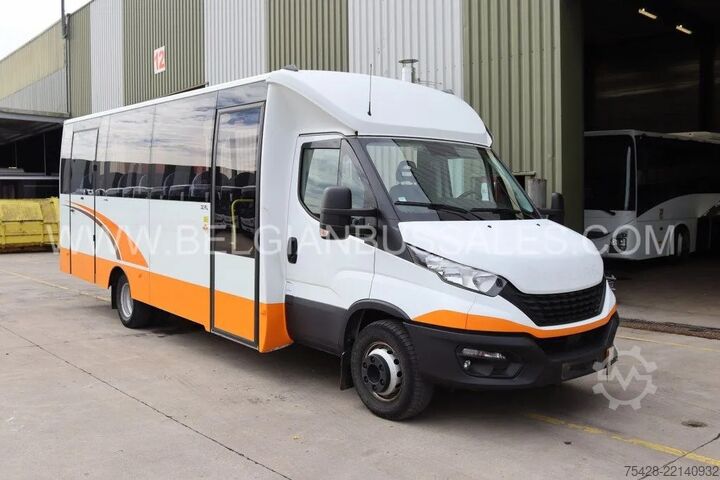 Minibus Iveco Mobi / 8.6m / Euro 6 / 33pl. / Automatic