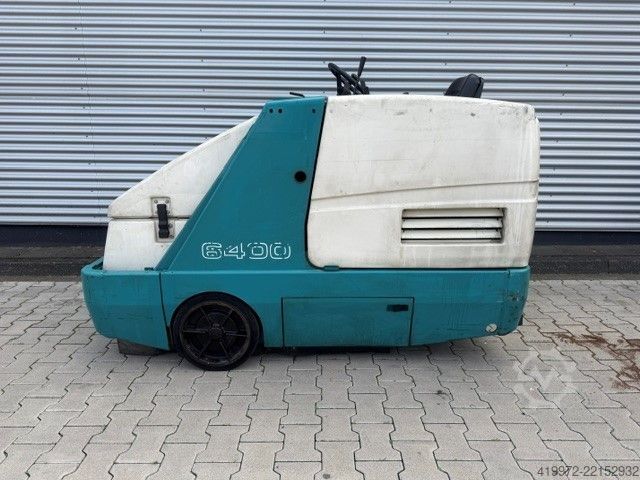 Sweepers and vacuum cleaning machine Tennant 6400 Tennant