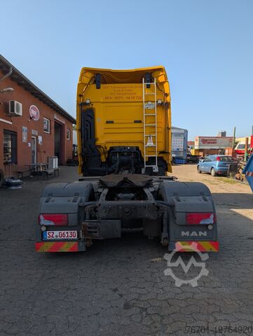 Volumen SZM MAN TGX 18.480 Lowliner Hubsattelplatte