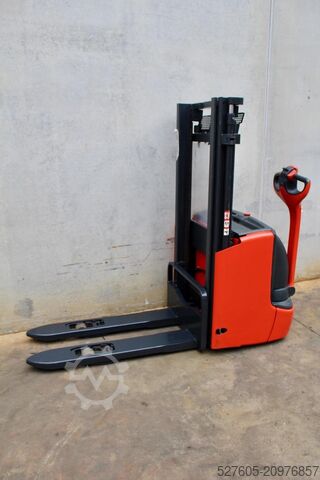 Stacker Linde L 12 I
