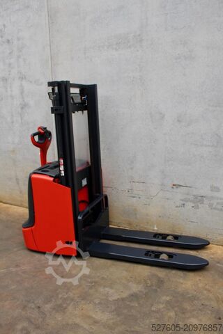 Stacker Linde L 12 I