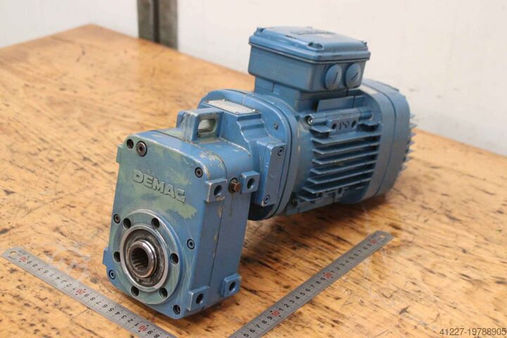 Getriebemotor 0,13/0,50 kW 43,4/186,8 U/min DEMAG KBF80A8/2