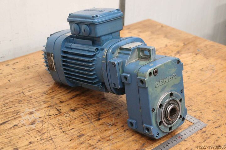 Getriebemotor 0,13/0,50 kW 43,4/186,8 U/min DEMAG KBF80A8/2