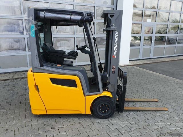 Front loader forklift JUNGHEINRICH EFG 215 / Triplex: 4.25m! / nur 3.439h! / 2022