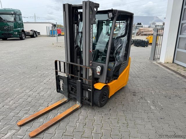 Front loader forklift JUNGHEINRICH EFG 215 / Triplex: 4.25m! / SS / nur 3.298h!