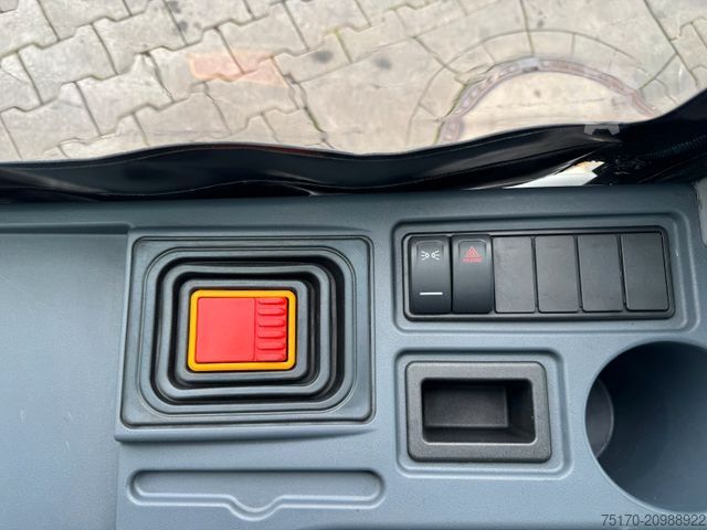 Front loader forklift JUNGHEINRICH EFG 215 / Triplex: 4.25m! / SS / 4.168h / 2024