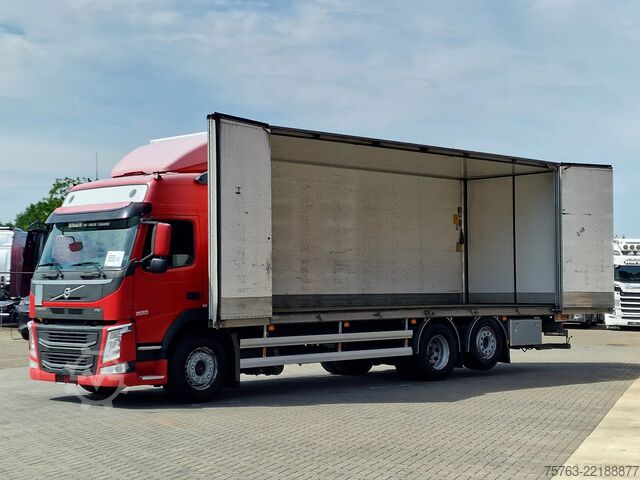 Suitcase Volvo FM 370 Globetrotter 6x2*4 - Box with sidedoors ...