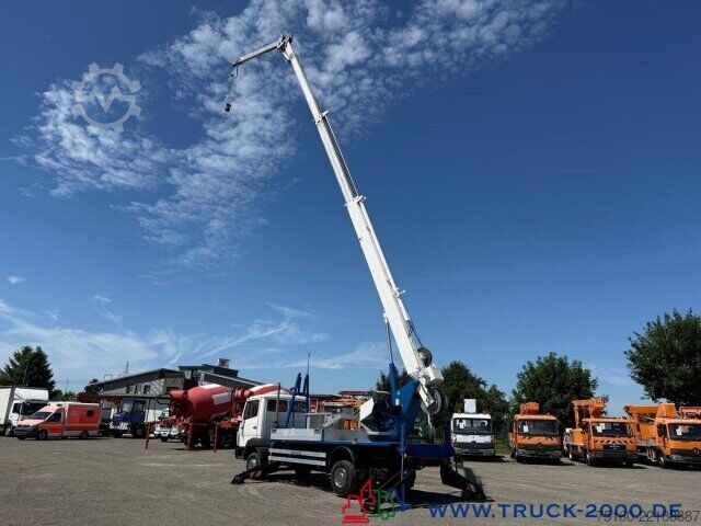 Truck-mounted crane van Mercedes-Benz 814 Böcker Montage- Dachdecker+Arbeitskorb 25 M.