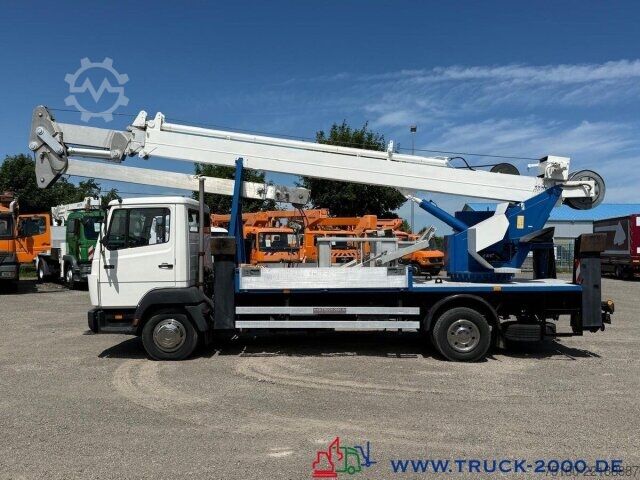 Truck-mounted crane van Mercedes-Benz 814 Böcker Montage- Dachdecker+Arbeitskorb 25 M.
