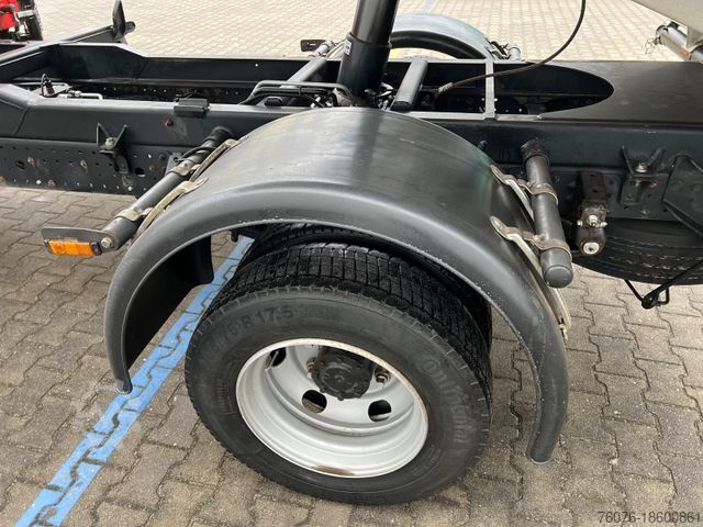 Tipper van FUSO 7 C 15 Kipper Meiller Kran Fassi Klima