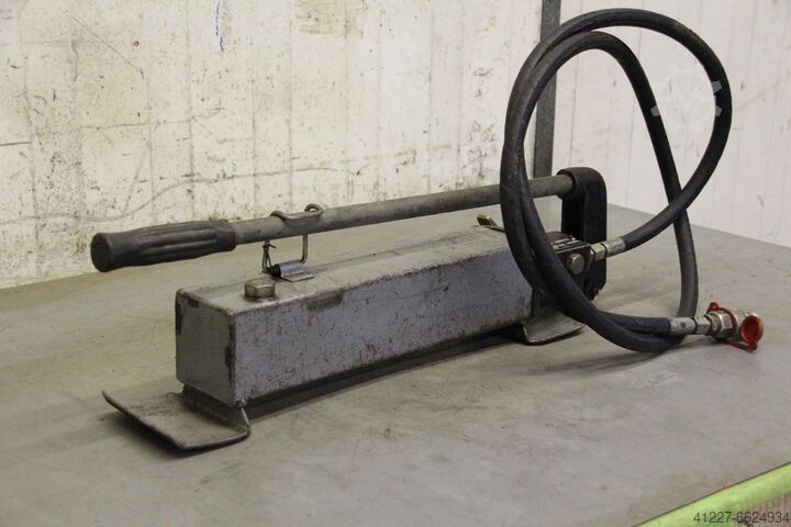 Hand hydraulic pump 800 bar Bahco P1008 zweistufig