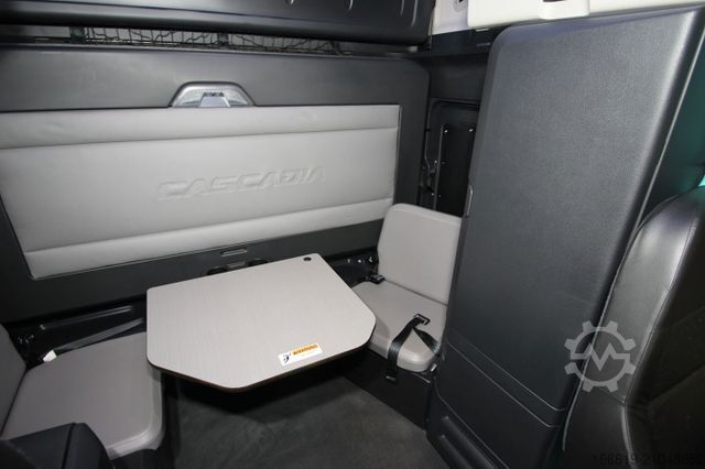 Standard SZM FREIGHTLINER Cascadia, 3-Achser