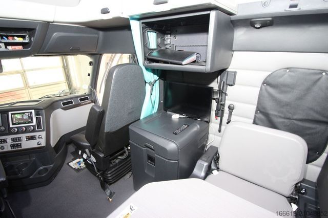 Standard SZM FREIGHTLINER Cascadia, 3-Achser