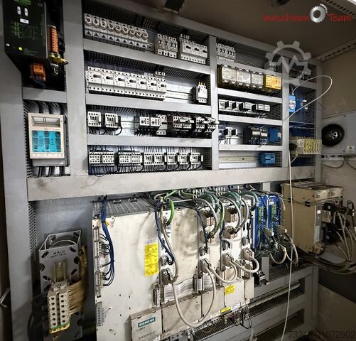 5 Achsen Universal Bearbeitungszentrum AXA VHC-3-M/K