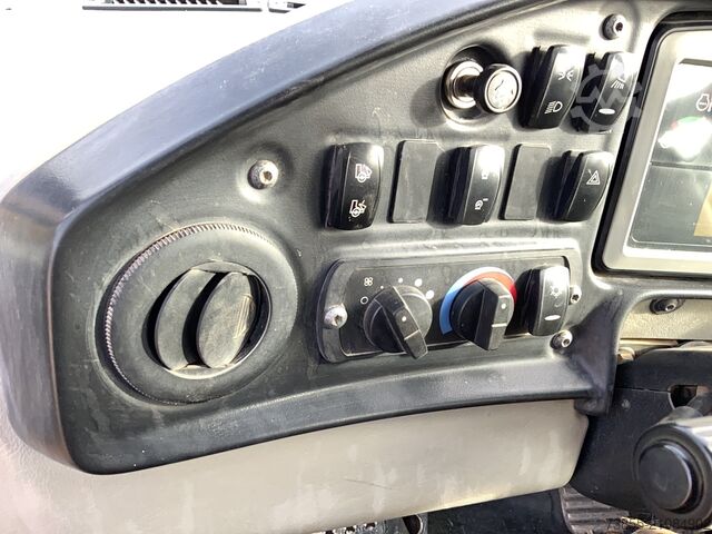 Knickgelenkter Muldenkipper Caterpillar 730C