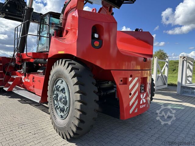 Full-container reach stacker Kalmar DRG450-65S5X