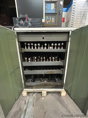 Punching machine with tool Murata C2000 P4360820