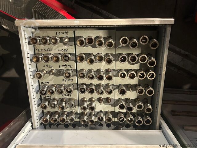 Punching machine with tool Murata C2000 P4360820