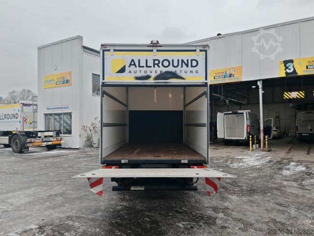 Box van RENAULT Master