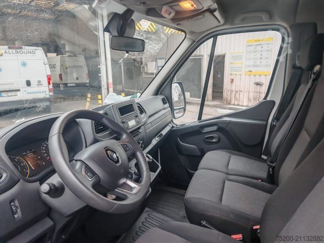 Box van RENAULT Master