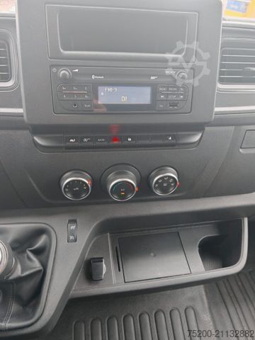 Box van RENAULT Master