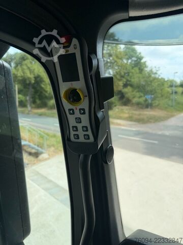 Skip truck MERCEDES-BENZ Antos 4x2 Absetzkipper MEILLER AHK 35to
