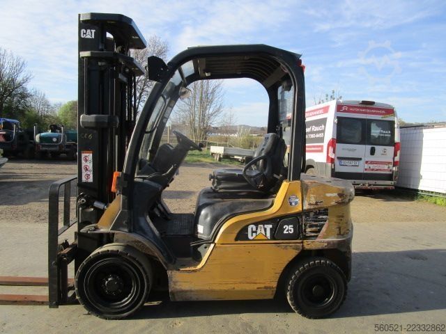 Diesel Forklift Caterpillar DP25N - Triplex-Freihub 5,6m + Seitenschieber