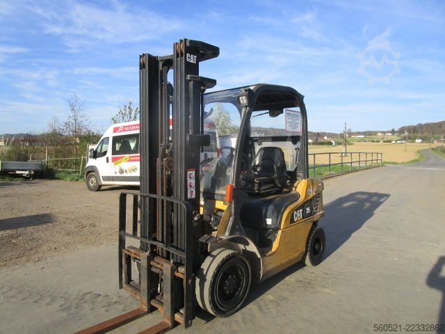 Diesel Forklift Caterpillar DP25N - Triplex-Freihub 5,6m + Seitenschieber