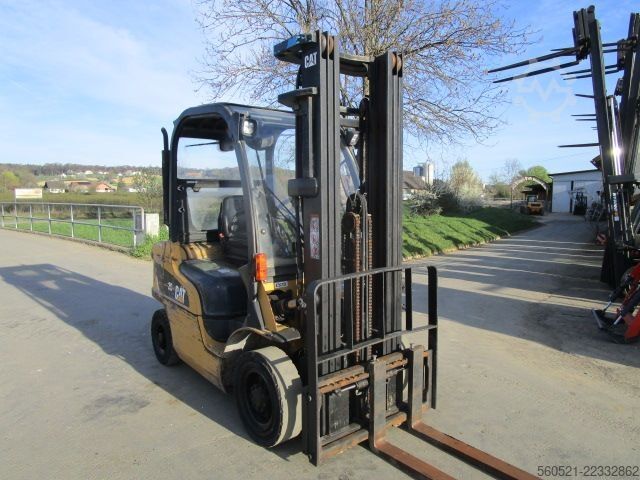 Diesel Forklift Caterpillar DP25N - Triplex-Freihub 5,6m + Seitenschieber
