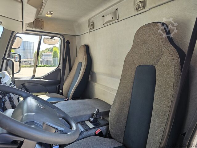 Car carrier van Volvo FE 250 18T / TYHOF CAR TRANSPORTER / EURO 6