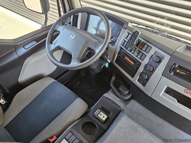 Car carrier van Volvo FE 250 18T / TYHOF CAR TRANSPORTER / EURO 6