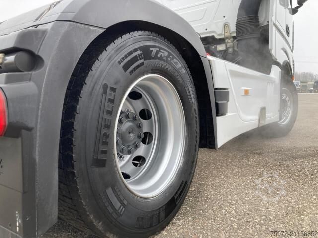 Standard tractor unit Actros 1845 LS