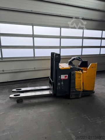 Pallet Stackers Jungheinrich ERD 220