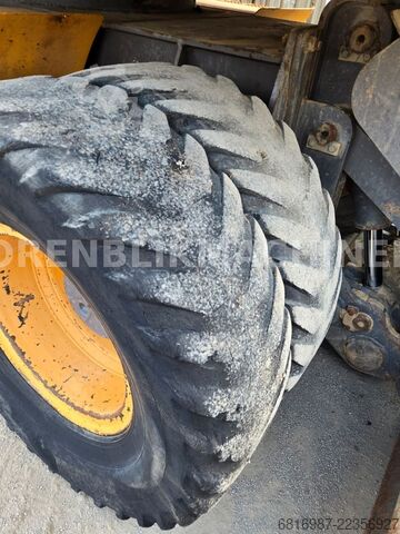 Mobile excavator VOLVO EW160 B