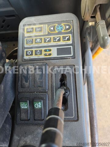 Mobile excavator VOLVO EW160 B