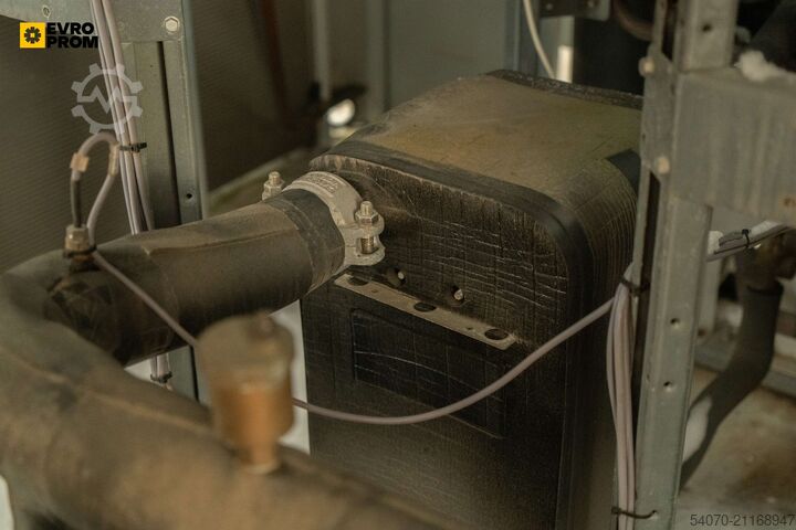 Kältemaschine Used Aircooled chiller CARRIER 30RBS 120B0273 PE 117 KW. 2016 yom