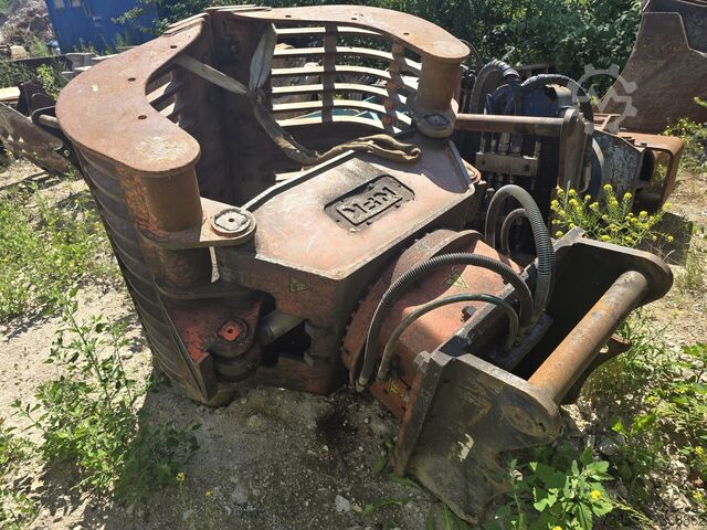 Grapple NPK DG-40 with Oilquick OQ80 (for parts only)