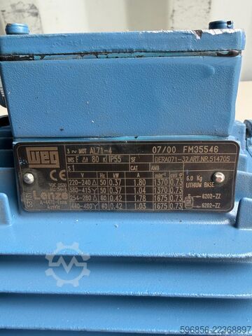 Lenze GSN04-1NHAR geared motor 0.37 kW 140 rpm i=10 WEG AL71-4 3-phase IP55 Lenze GSN04-1NHAR Getriebemotor 0,37 kW 140 U/min i=10 WEG AL71-4 3-Ph IP55 Lenze GSN04-1NHAR Getriebemotor 0,37 kW 140 U/min i=10 WEG AL71-4 3-Ph IP55
