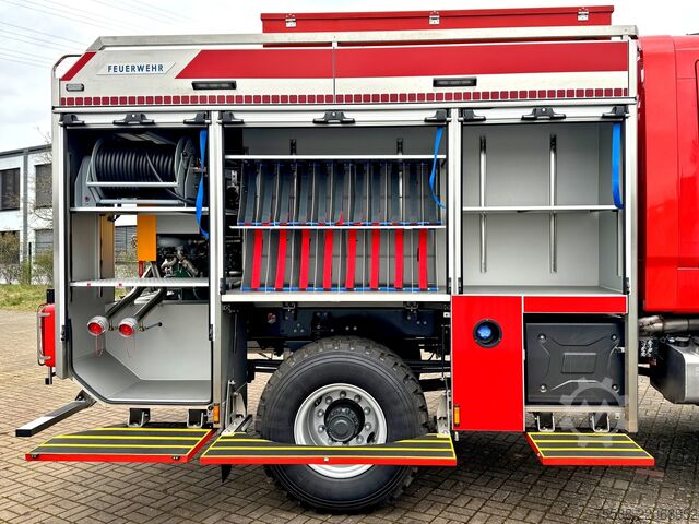 Fire truck Renault D14 TLF3000 Allrad 4x4 Tanklöschfahrzeug