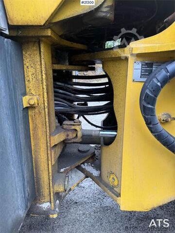 Wheel loader Komatsu WA320-3H wheel loader w/ bucket WATCH VIDEO