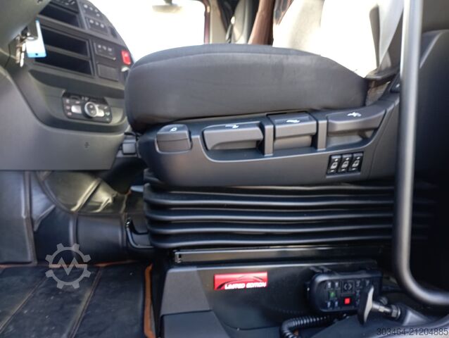 Standard SZM DAF XF 530 FT